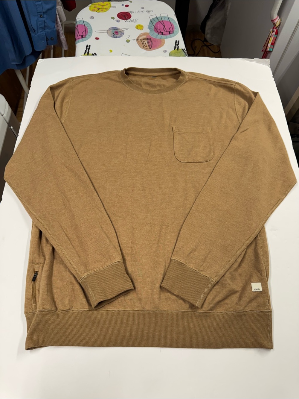 Vuori Men's XXL Beige Jeffreys Pullover Pocket Crewneck Sweatshirt Athleisure